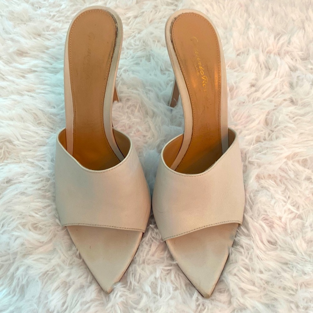 Gianvito Rossi cream pointy toe mules